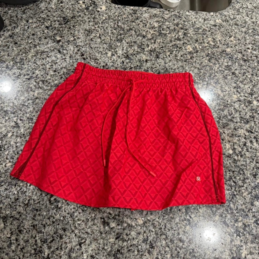 Lululemon Textured Mesh High-Rise Tennis Skirt Lulu Red / Dark Sport Red